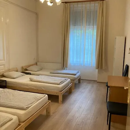 Hostal Gogol24 *